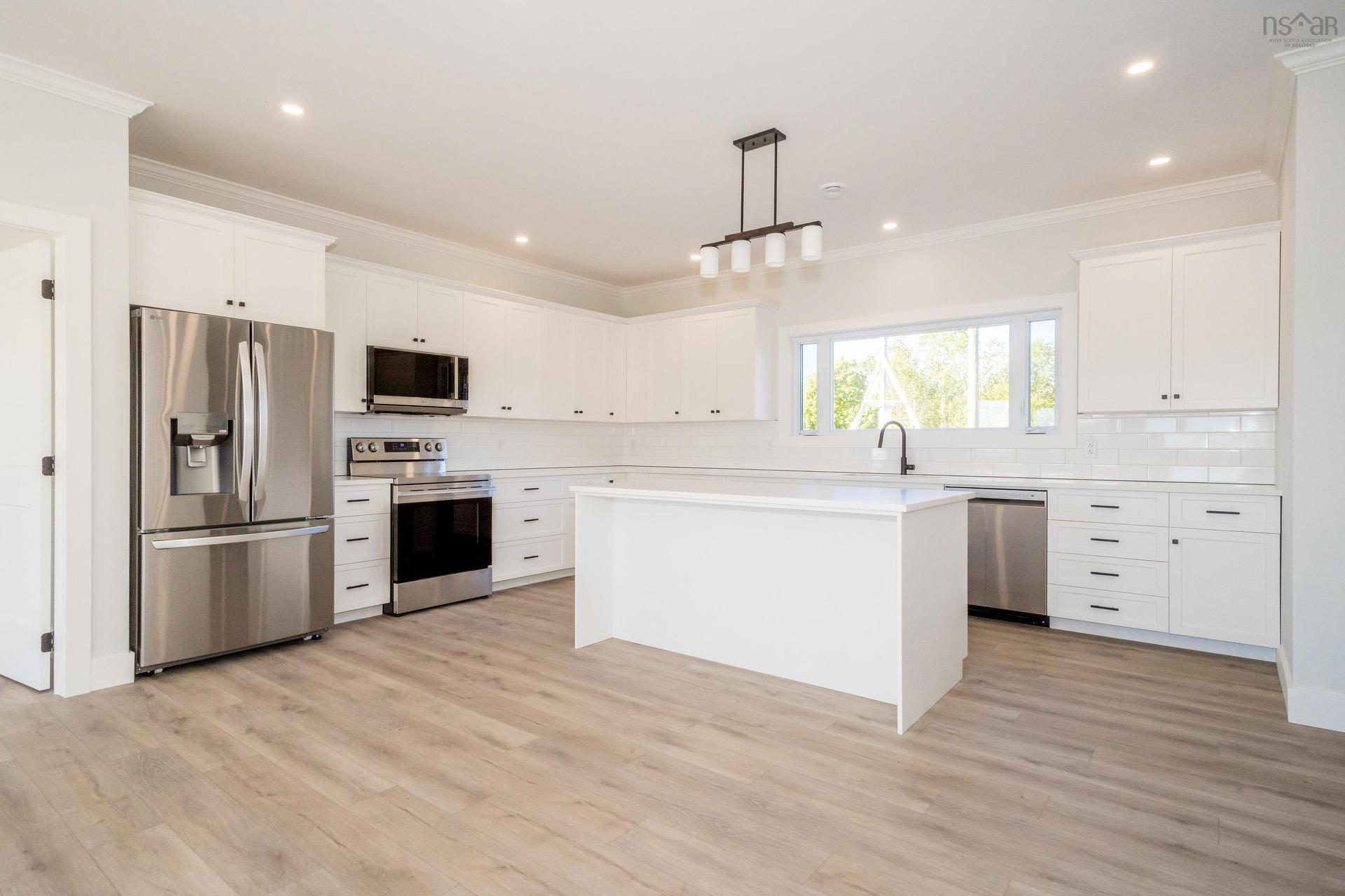 41 Colonial Arms Drive, Deep Brook, NS