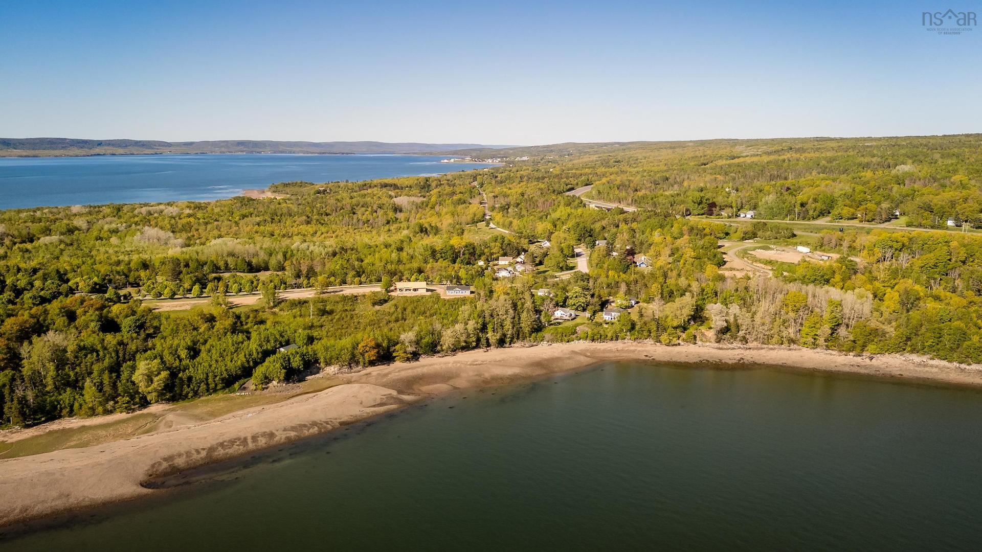 41 Colonial Arms Drive, Deep Brook, NS