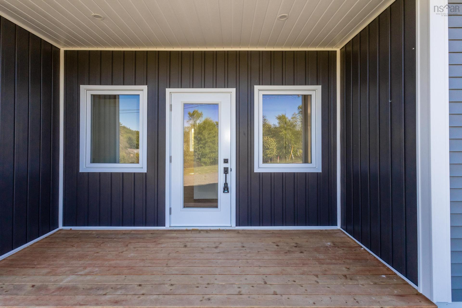 41 Colonial Arms Drive, Deep Brook, NS