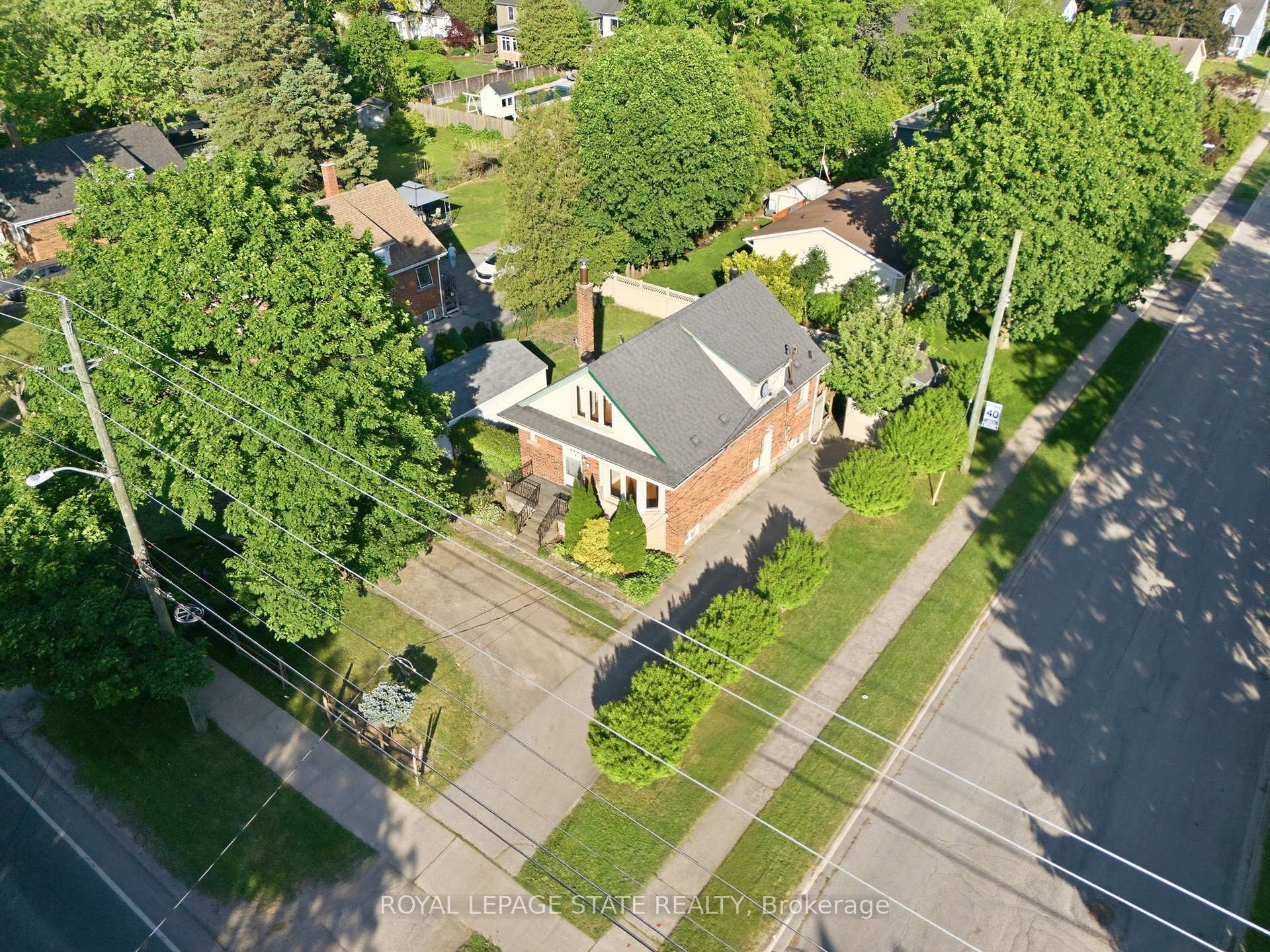 352 Parkside Drive, Hamilton, ON
