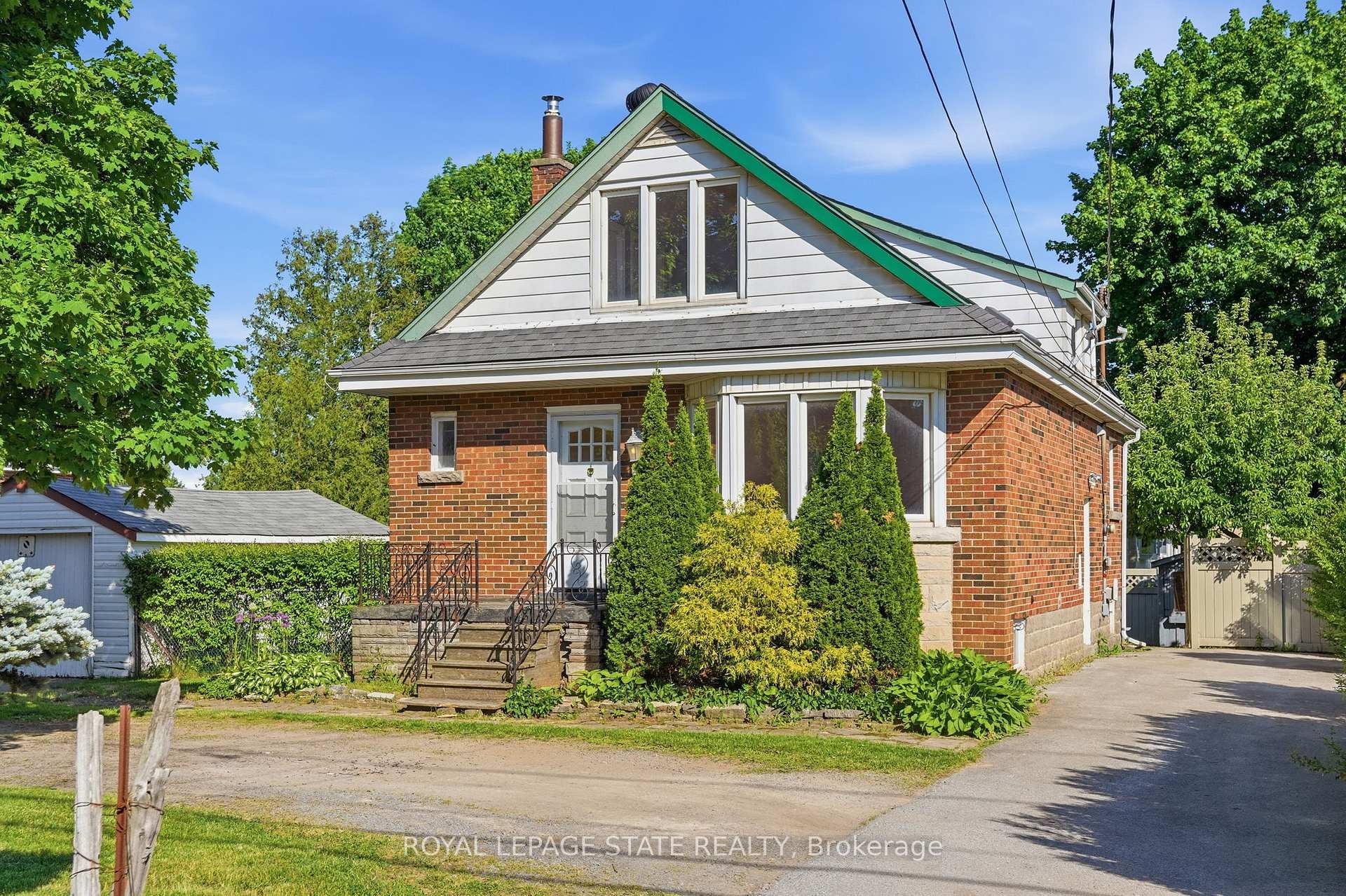 352 Parkside Drive, Hamilton, ON