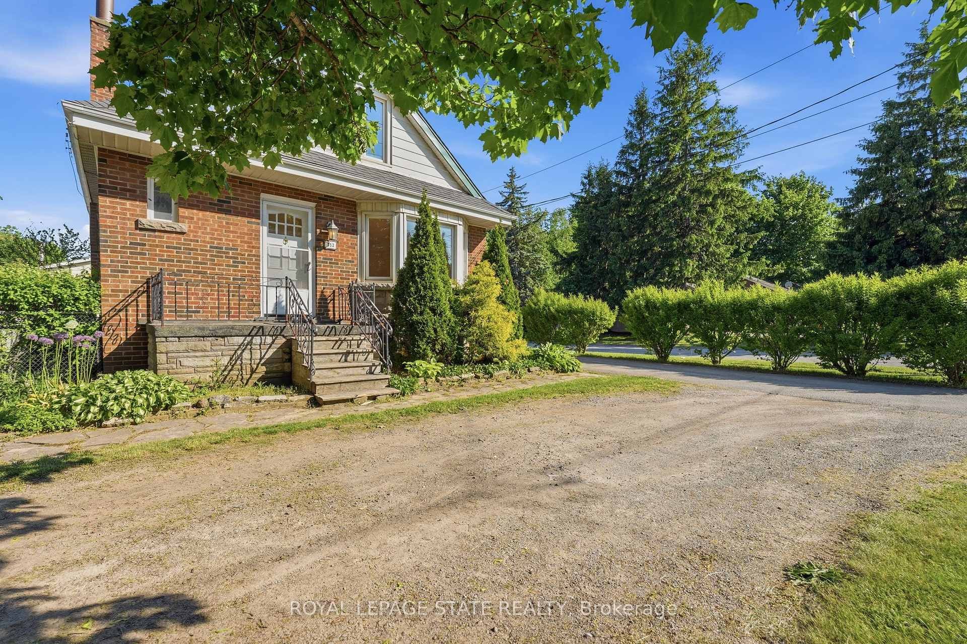 352 Parkside Drive, Hamilton, ON