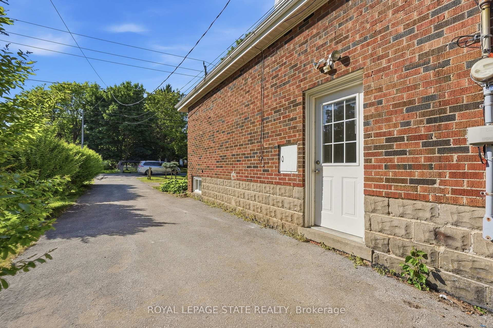 352 Parkside Drive, Hamilton, ON