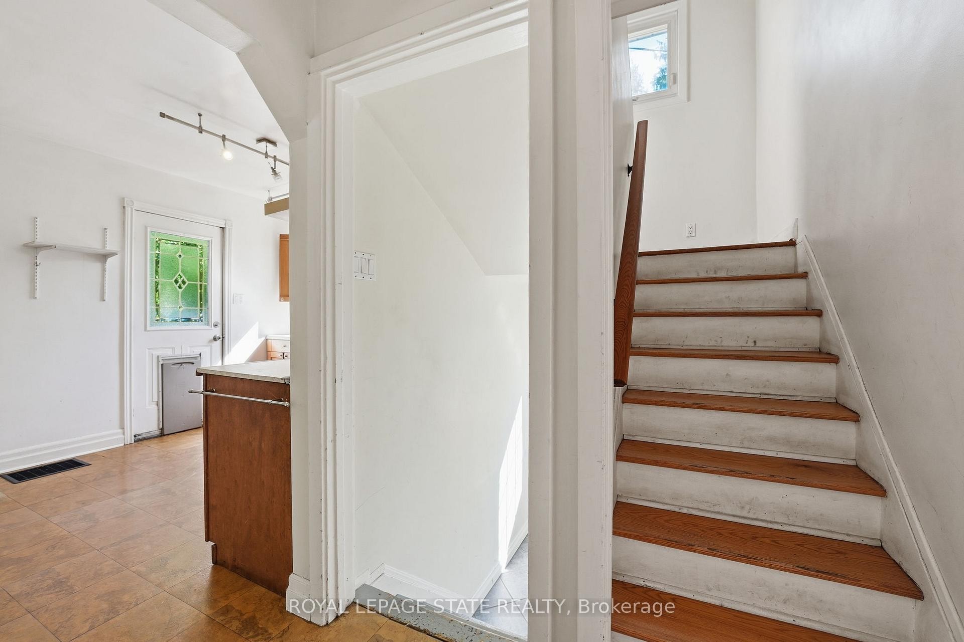 352 Parkside Drive, Hamilton, ON
