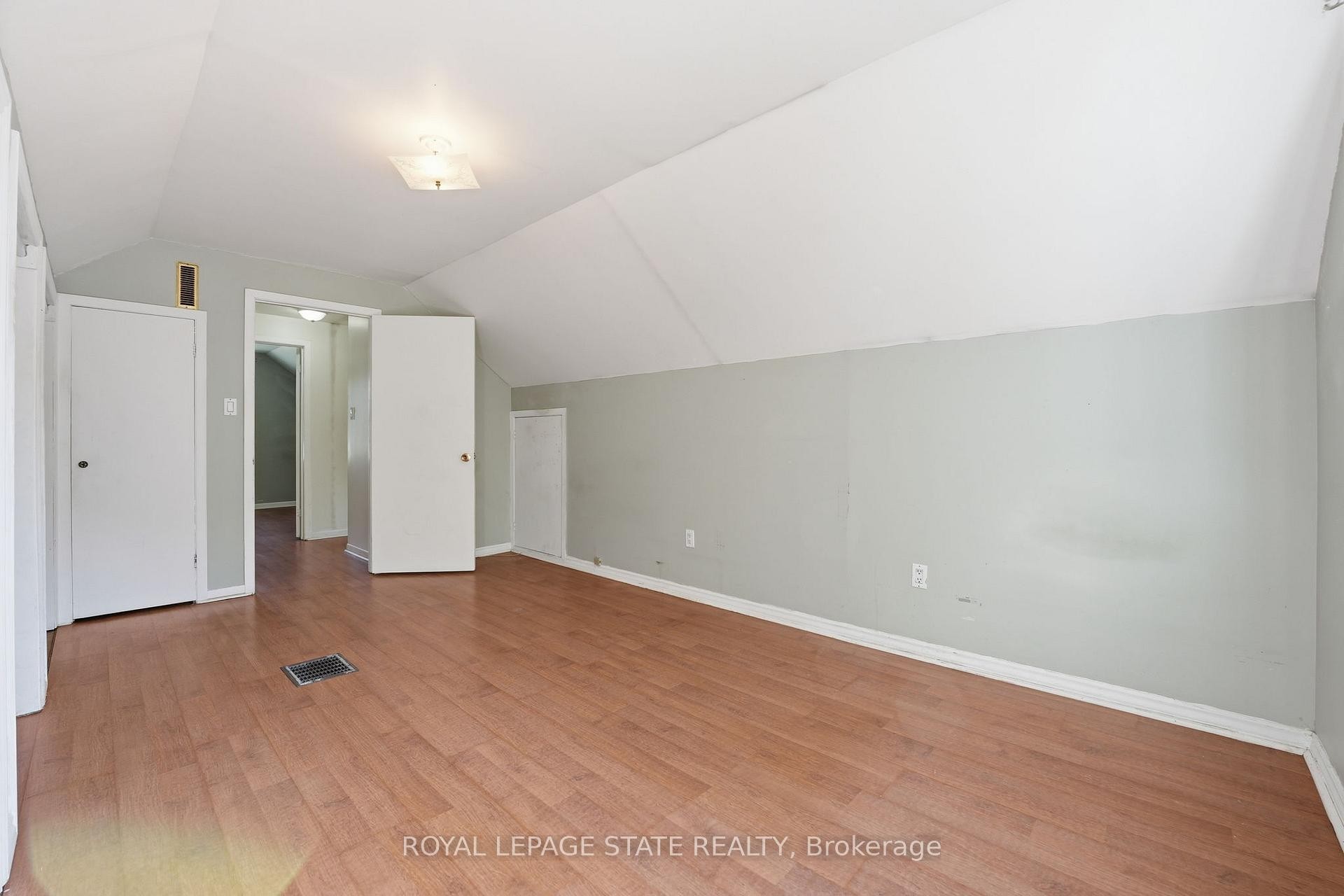 352 Parkside Drive, Hamilton, ON