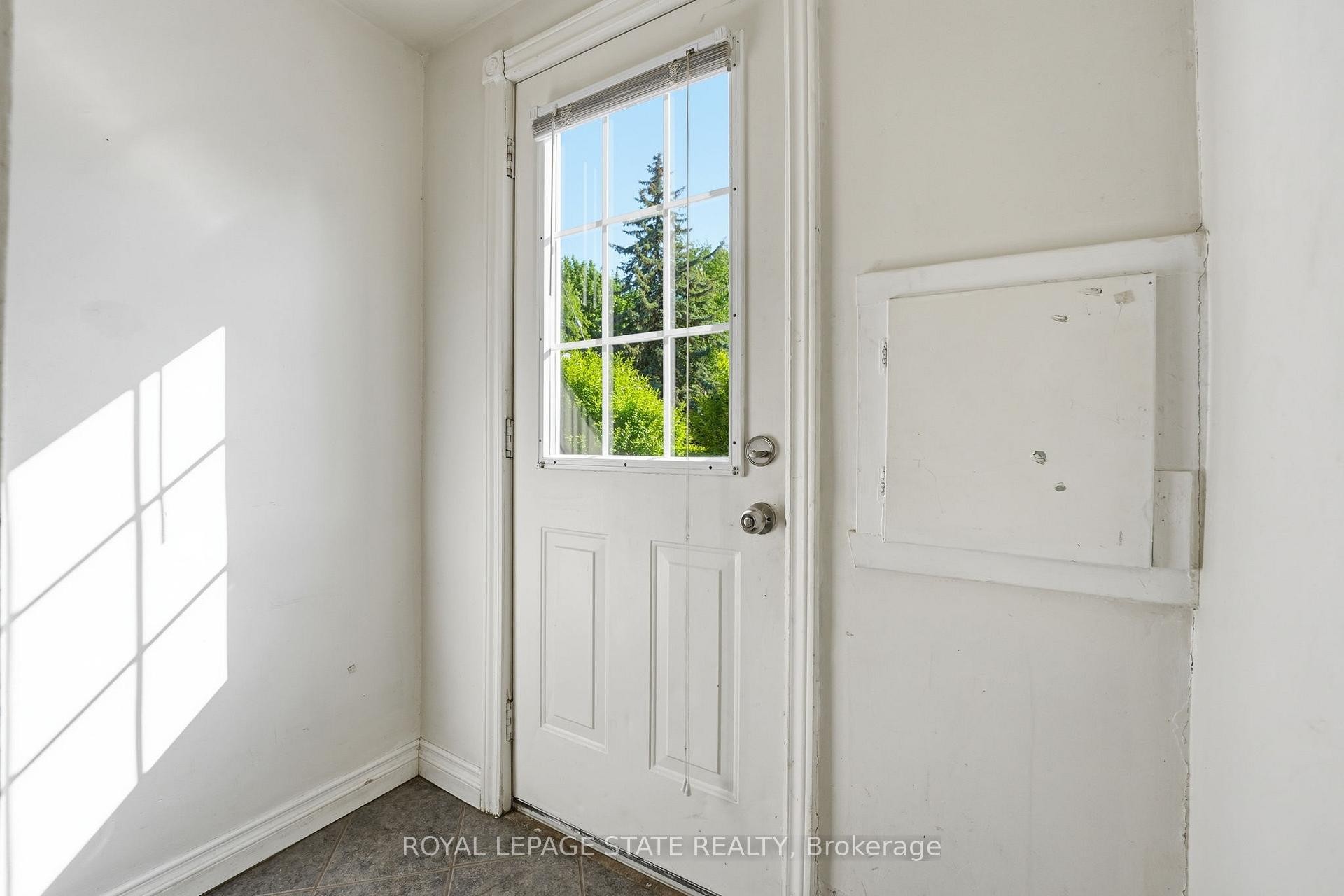 352 Parkside Drive, Hamilton, ON