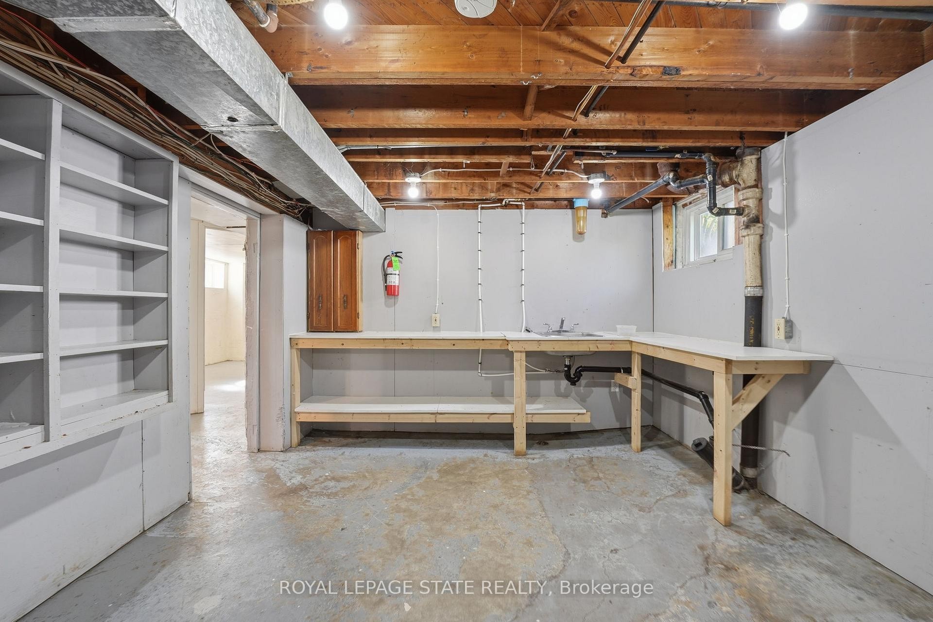352 Parkside Drive, Hamilton, ON