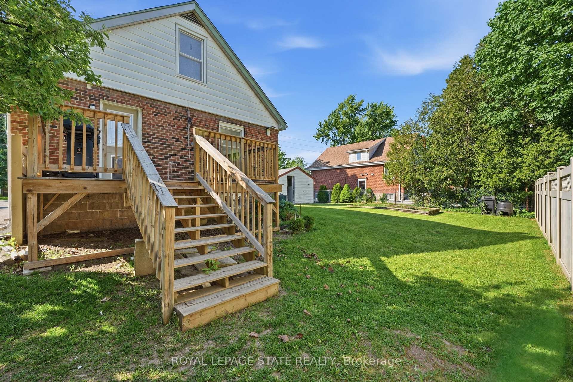 352 Parkside Drive, Hamilton, ON
