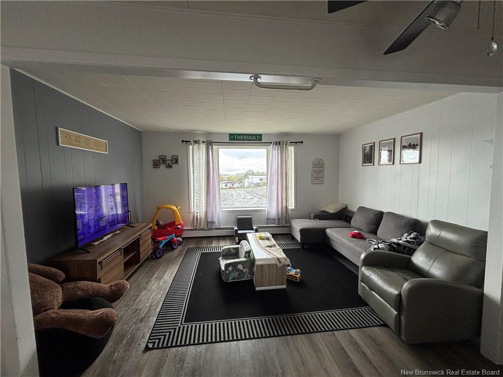 76 Notre Dame, Kedgwick, NB - Indoor Photo Showing Living Room