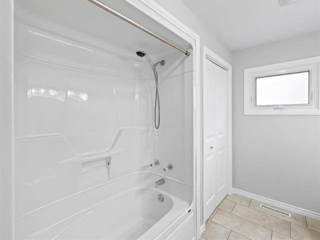 21 Sadler Ave, Winnipeg, MB