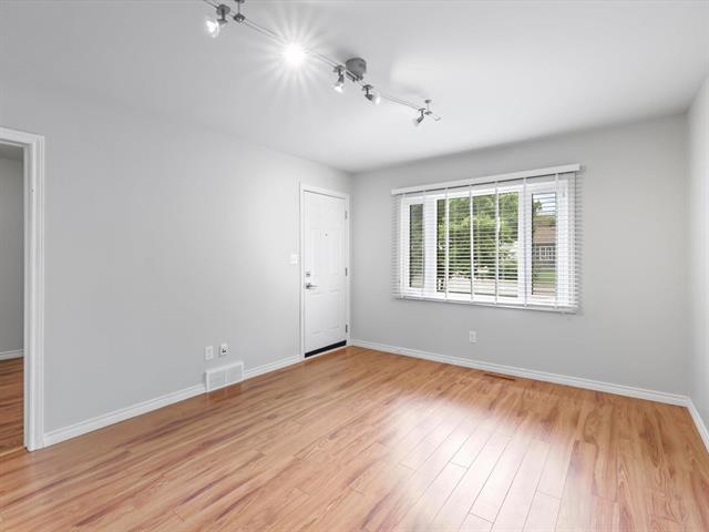 21 Sadler Ave, Winnipeg, MB