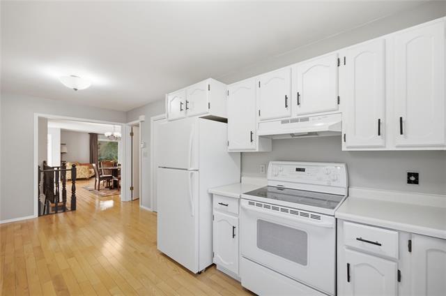 222 First St, Landmark, MB - Indoor Photo Showing Kitchen