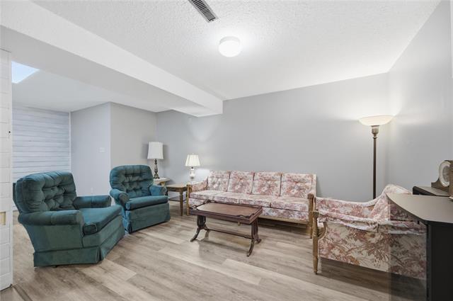 222 First St, Landmark, MB - Indoor Photo Showing Living Room