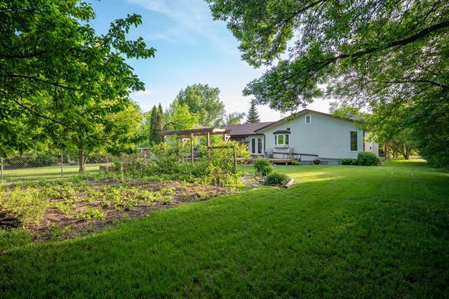 222 First St, Landmark, MB - Outdoor