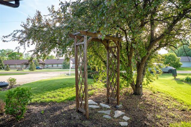 222 First St, Landmark, MB - Outdoor
