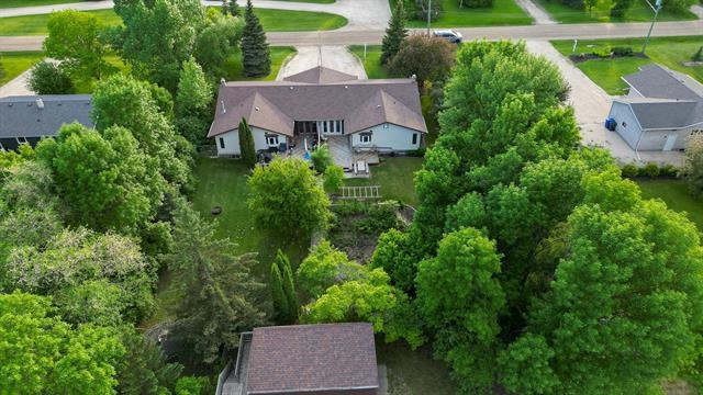 222 First St, Landmark, MB - Outdoor