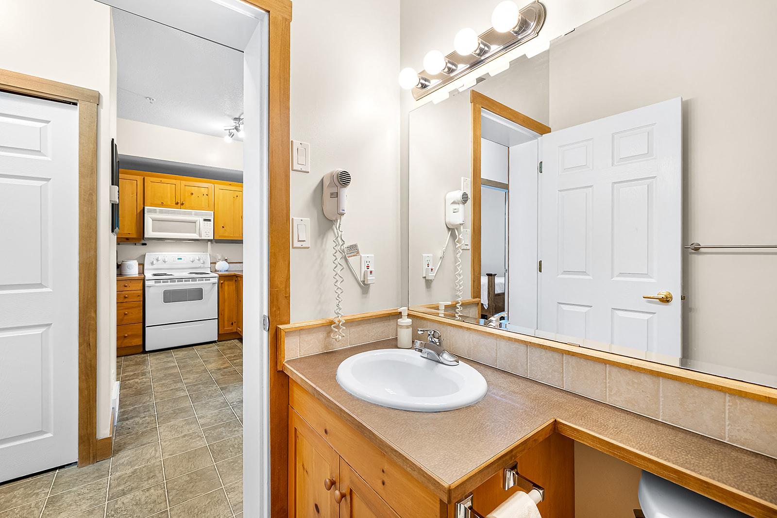 205-300 Stemwinder Drive, Kimberley, BC