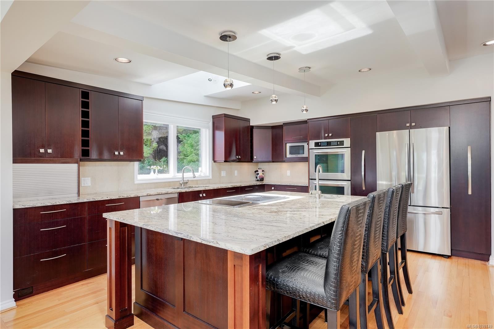 4961 Lochside Dr, Saanich, BC