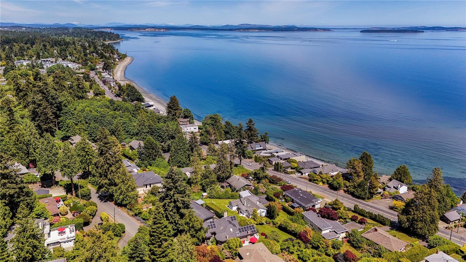 4961 Lochside Dr, Saanich, BC