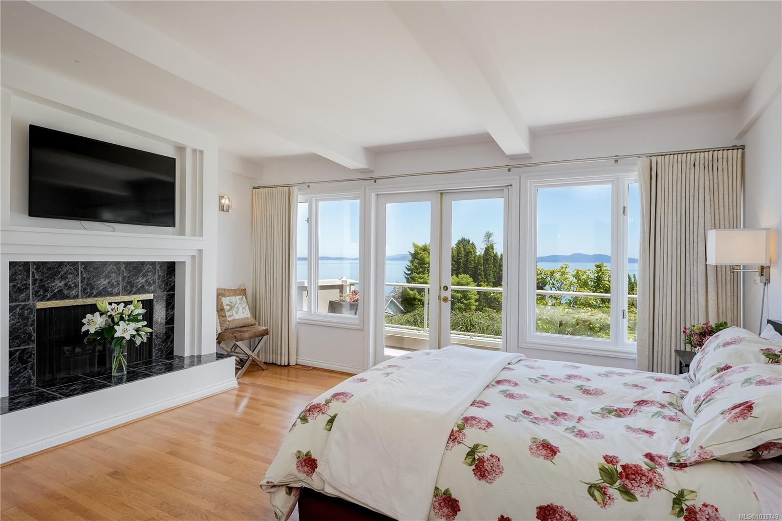 4961 Lochside Dr, Saanich, BC