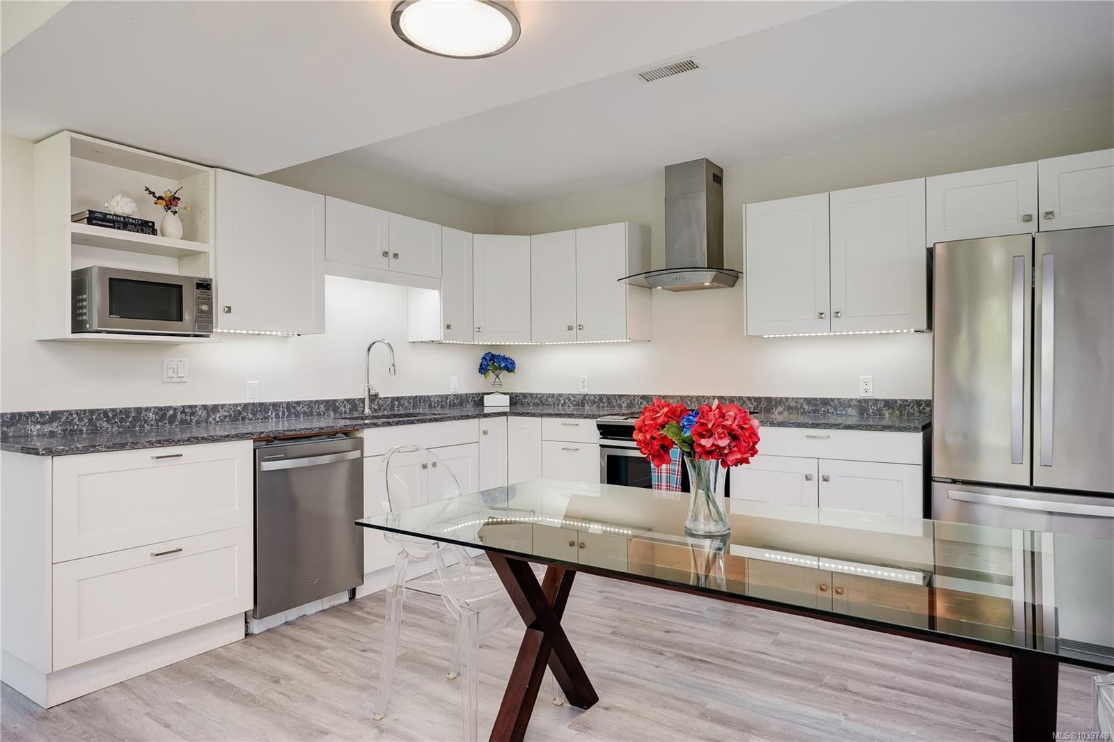 4961 Lochside Dr, Saanich, BC