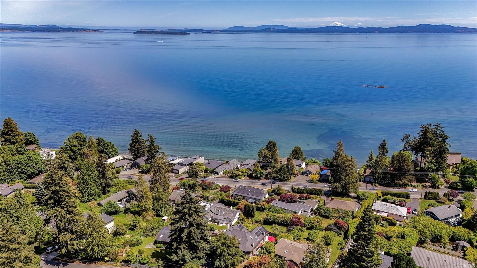 4961 Lochside Dr, Saanich, BC
