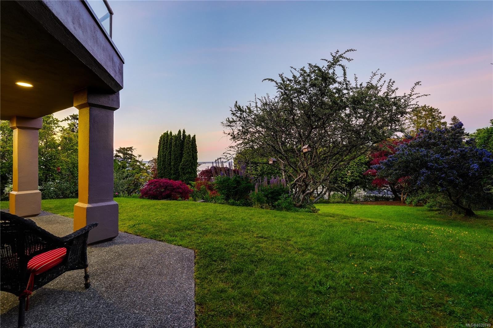 4961 Lochside Dr, Saanich, BC