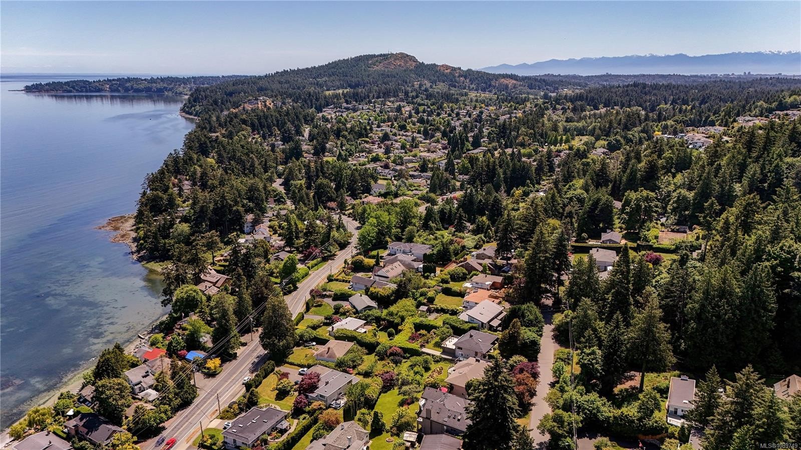 4961 Lochside Dr, Saanich, BC