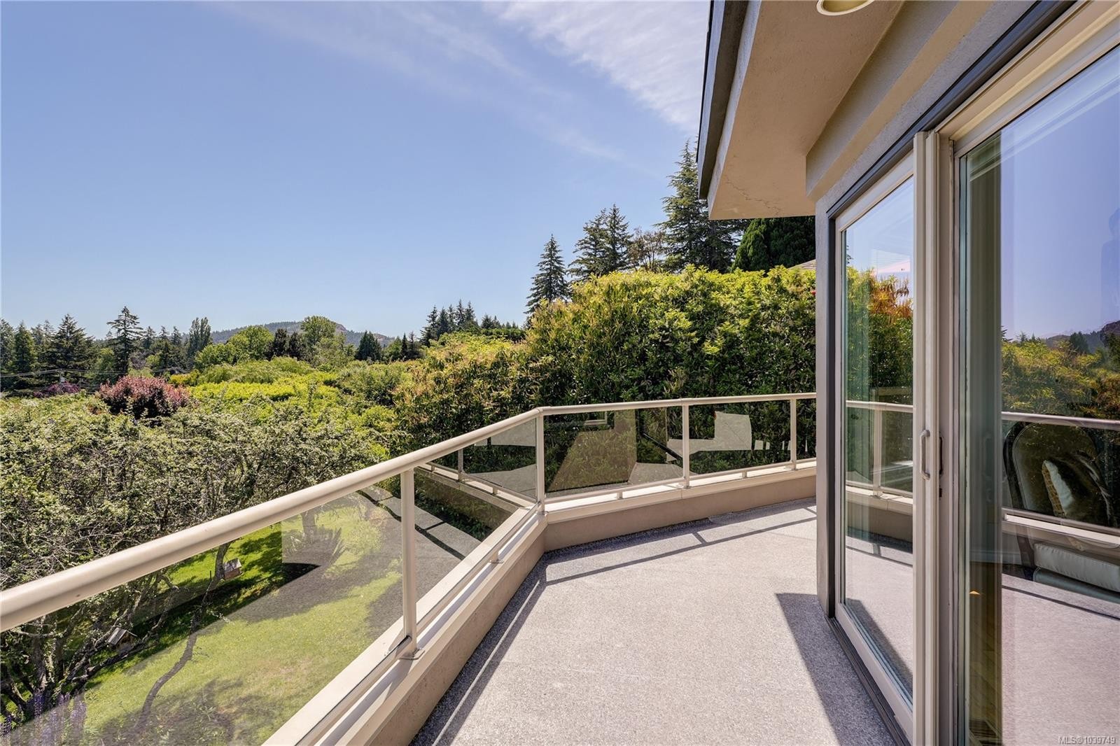 4961 Lochside Dr, Saanich, BC