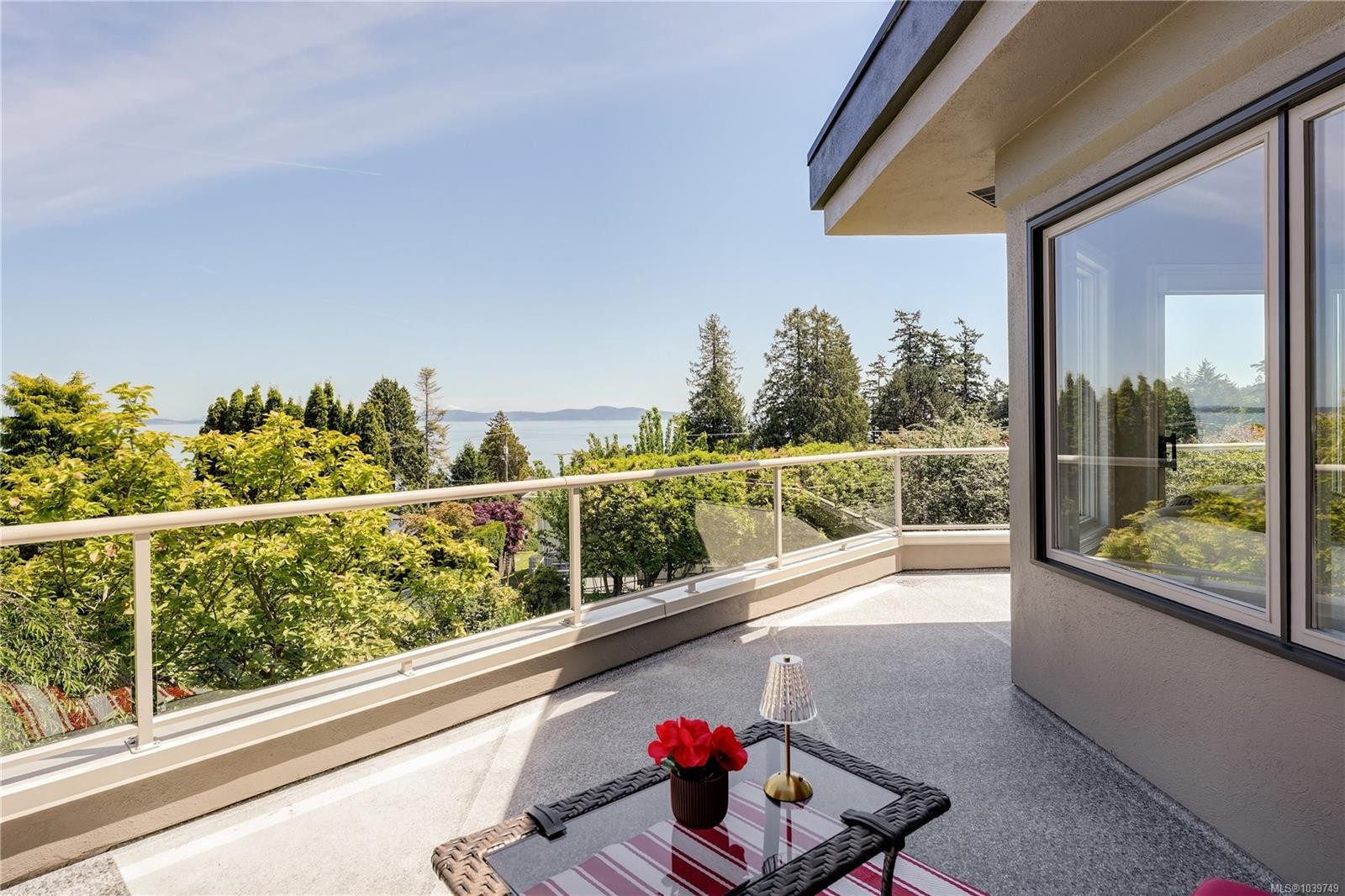 4961 Lochside Dr, Saanich, BC