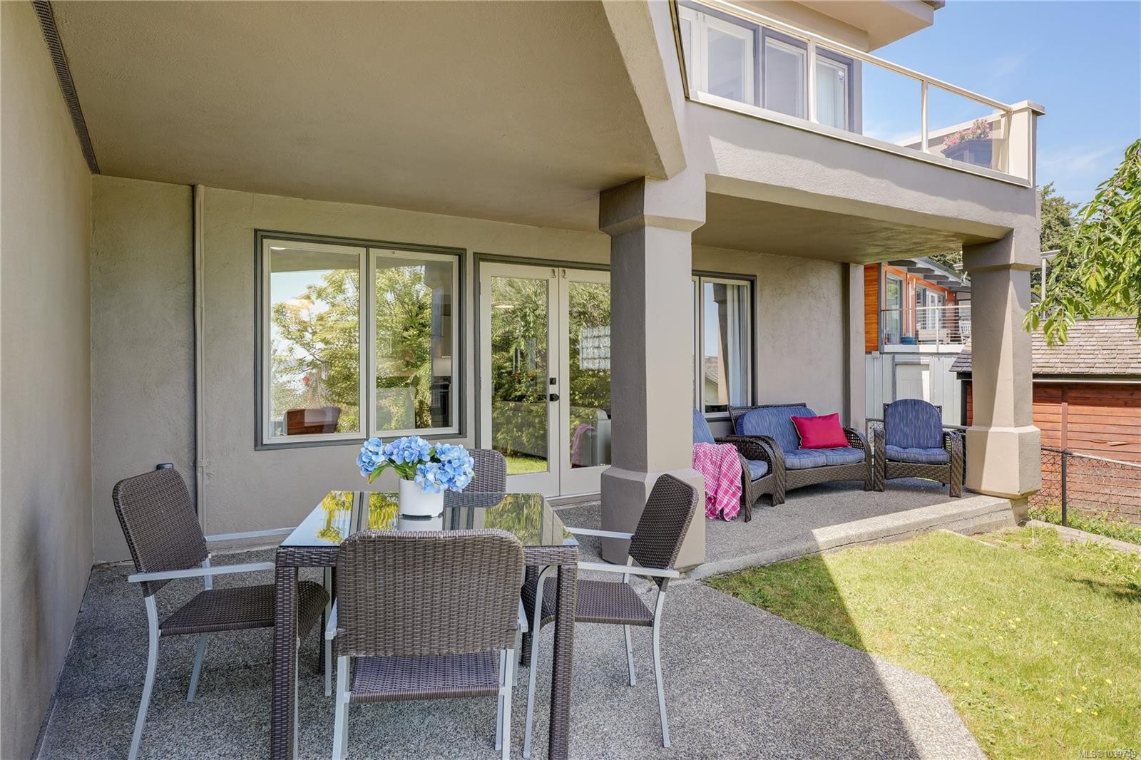 4961 Lochside Dr, Saanich, BC