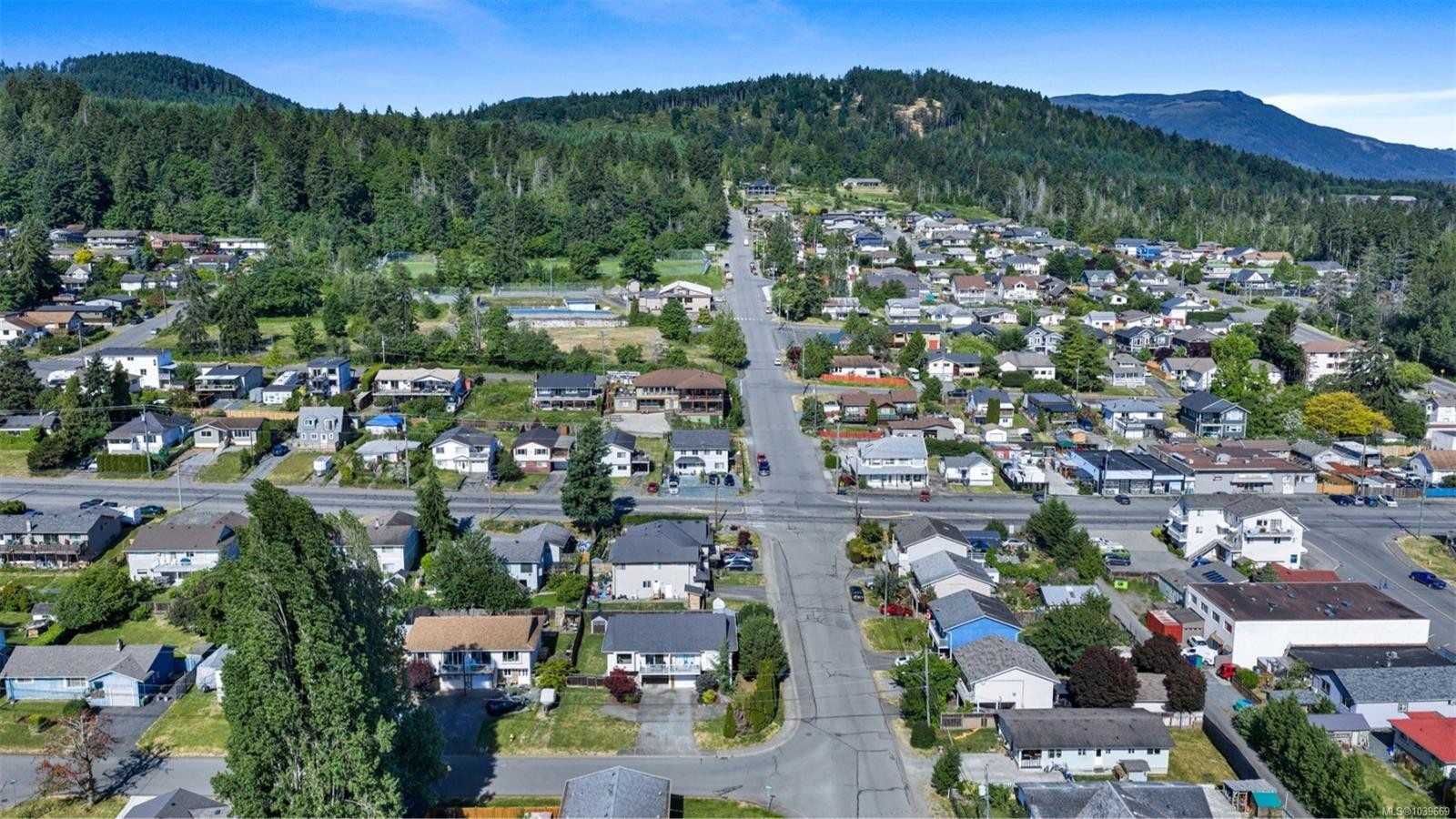 8108 Bertha St, Crofton, BC