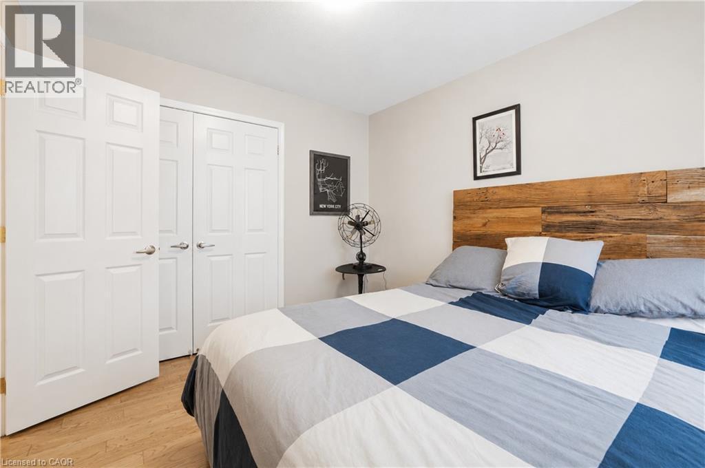 44 Stillwater Crescent, Waterdown, ON - Indoor Photo Showing Bedroom