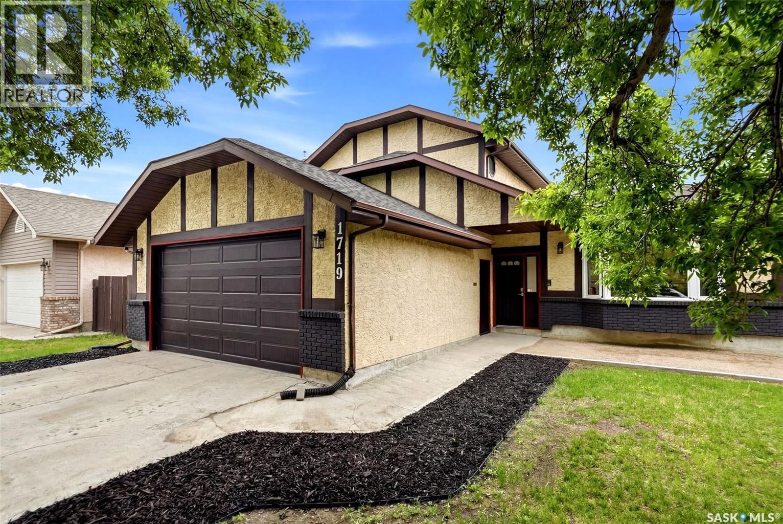 1719 Boyd Street E, Regina, SK