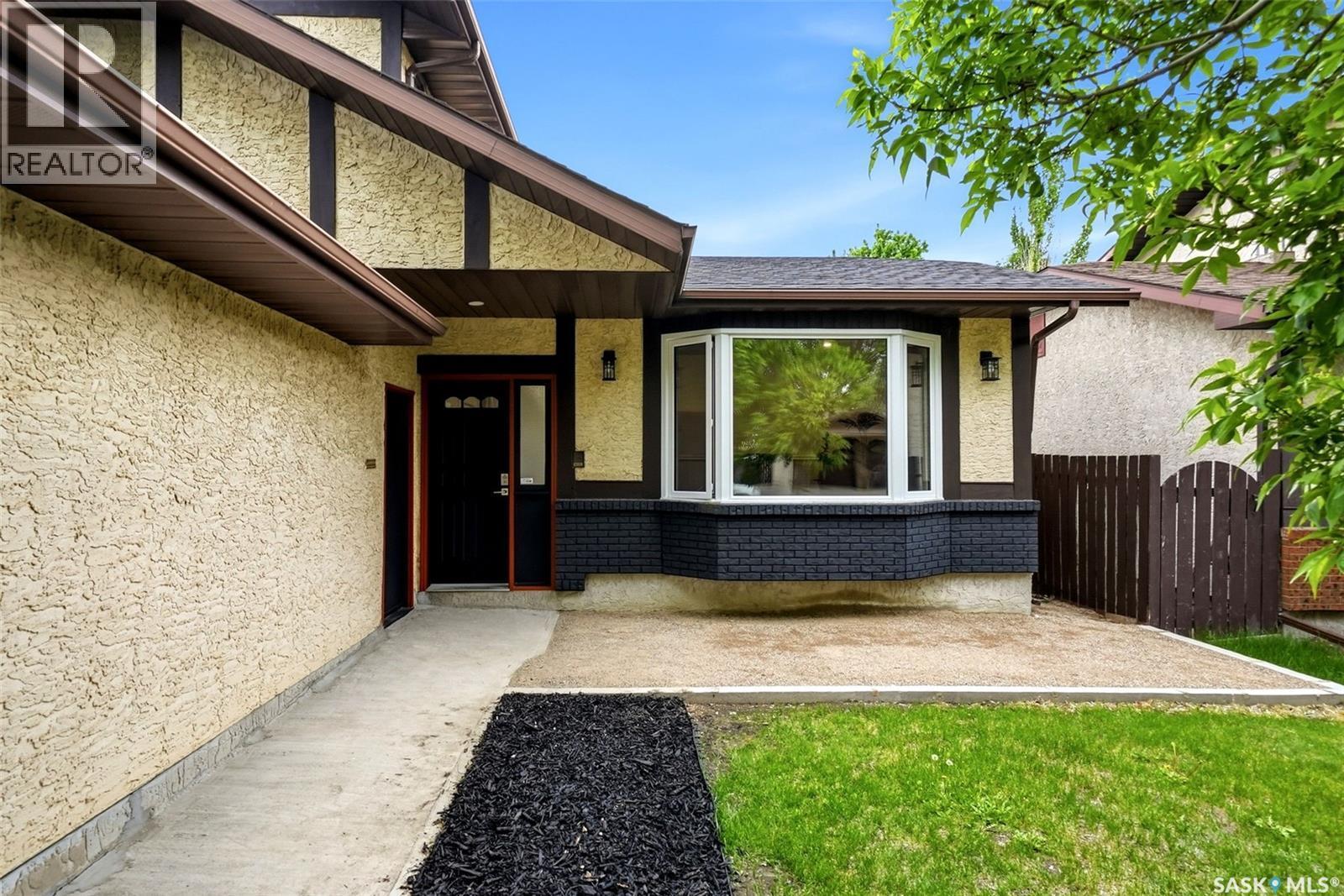 1719 Boyd Street E, Regina, SK