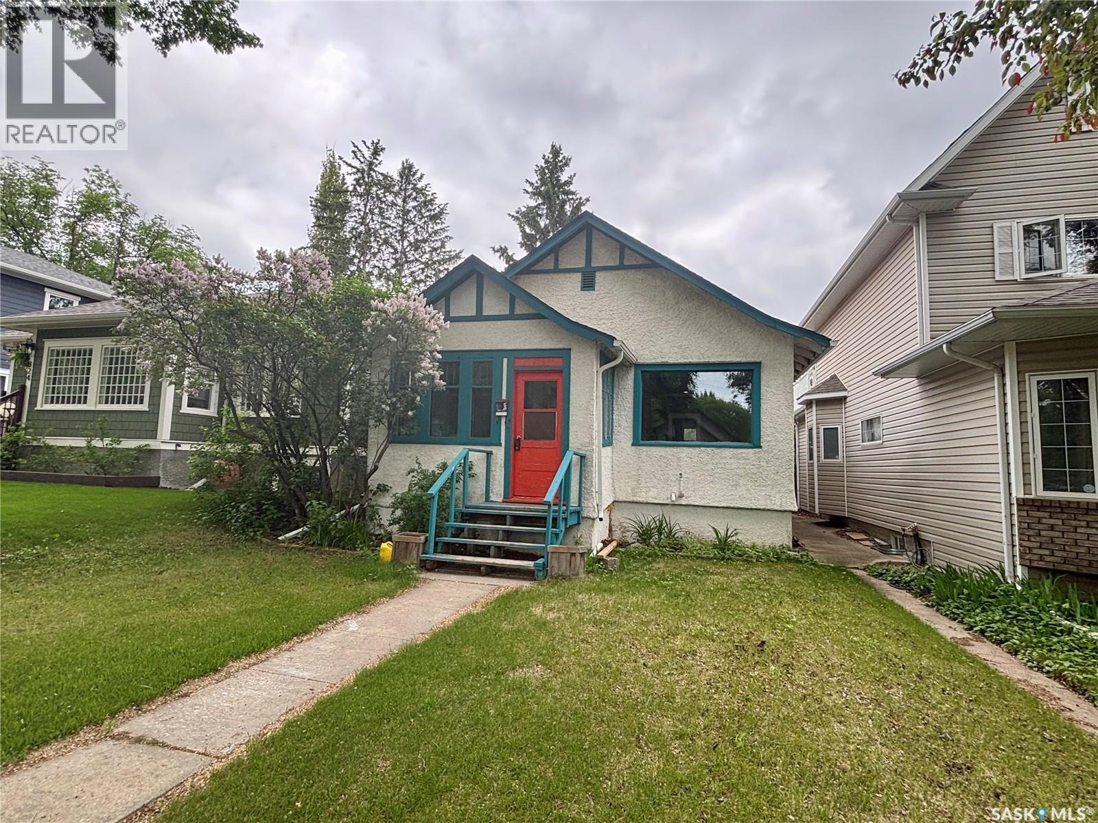 822 10Th Street E, Saskatoon, SK