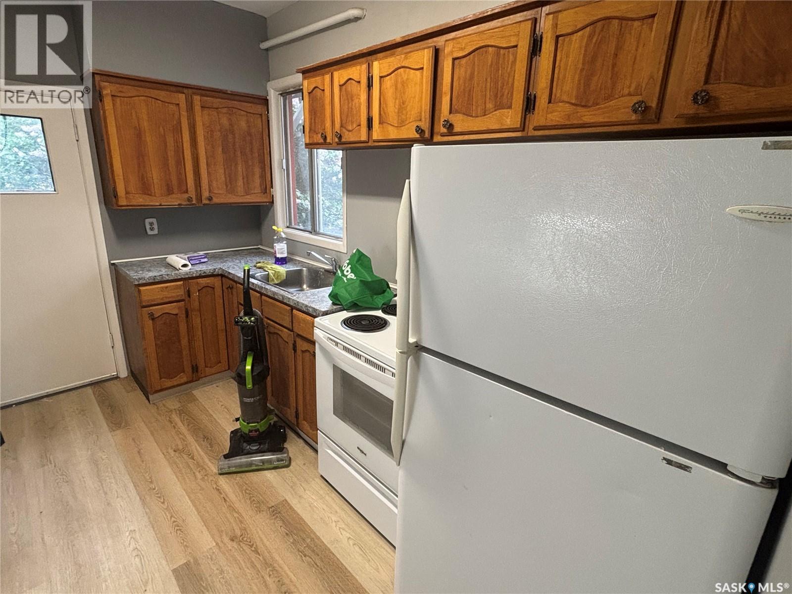 822 10Th Street E, Saskatoon, SK