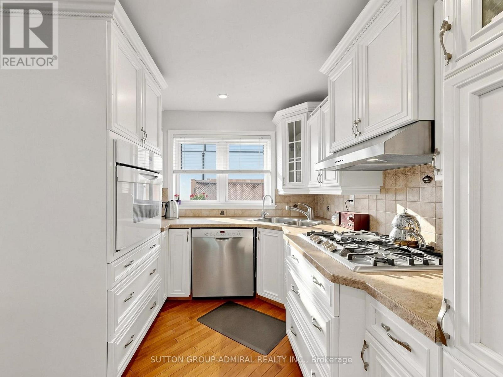 1864 Hindhead Road, Mississauga, ON