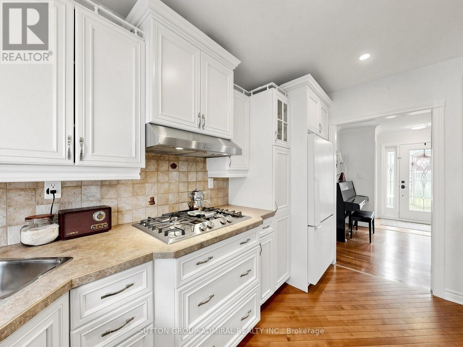 1864 Hindhead Road, Mississauga, ON