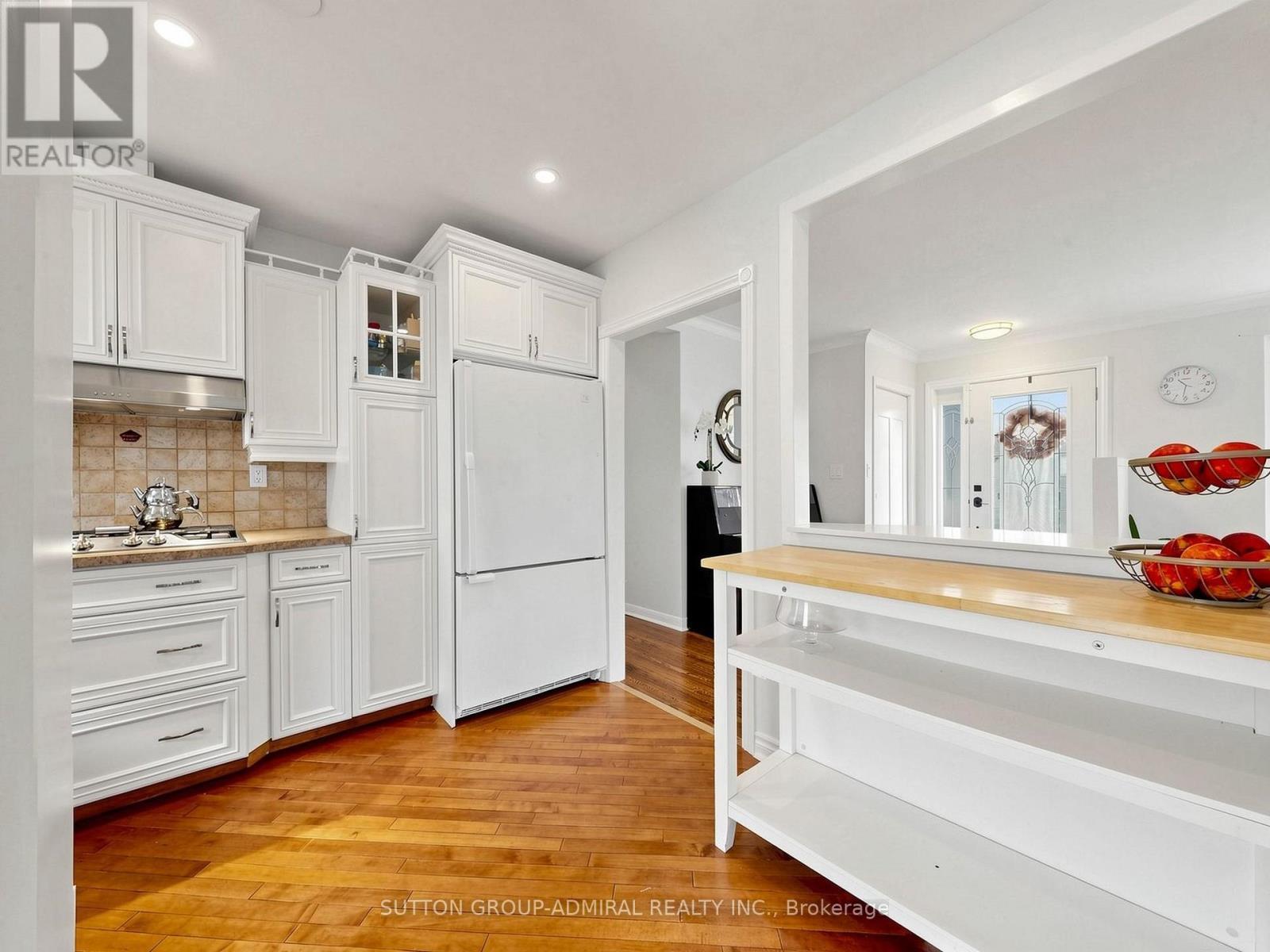 1864 Hindhead Road, Mississauga, ON
