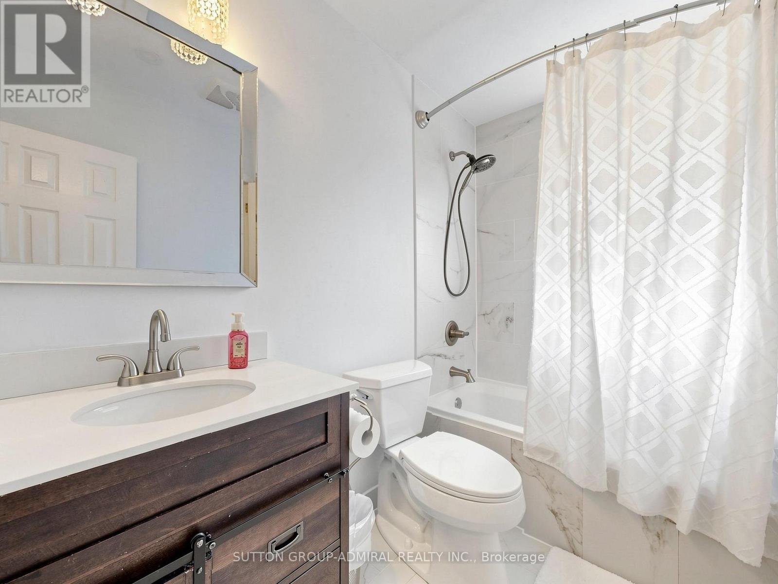 1864 Hindhead Road, Mississauga, ON