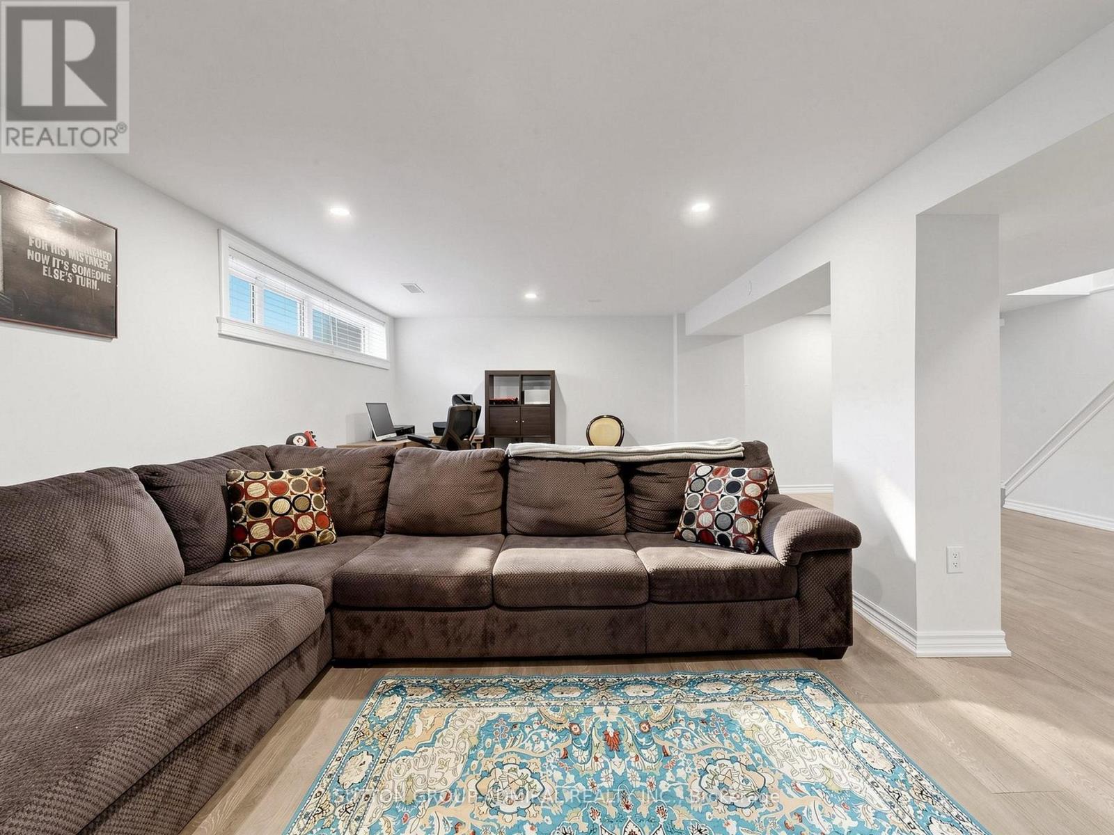 1864 Hindhead Road, Mississauga, ON