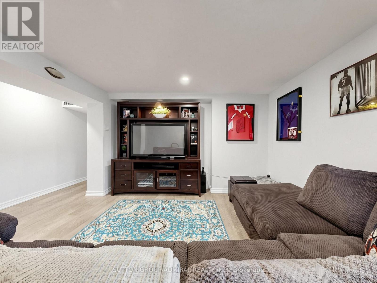 1864 Hindhead Road, Mississauga, ON