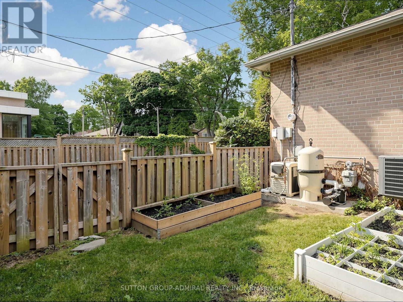 1864 Hindhead Road, Mississauga, ON