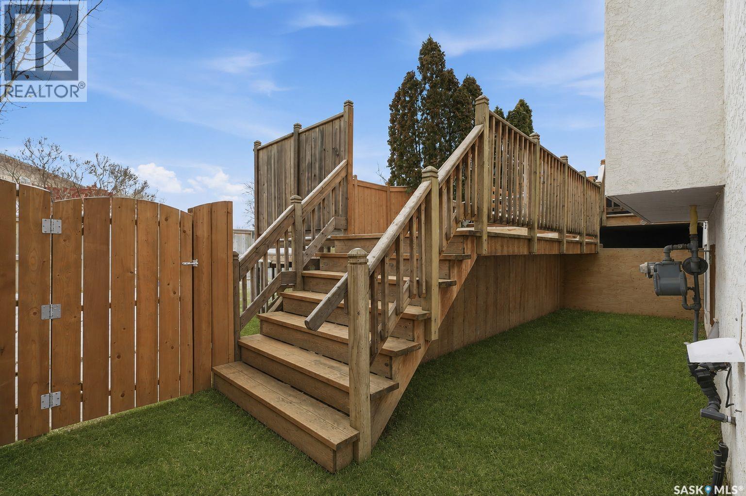1031 Carr Crescent, Saskatoon, SK