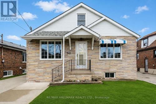 945 GLENCAIRN AVENUE  Toronto, ON M6B 2A6