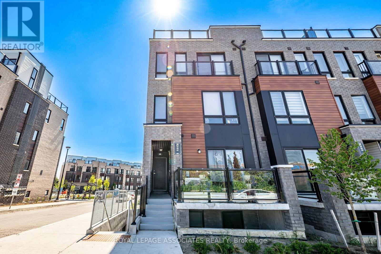 44 - 30 Liben Way, Toronto, ON