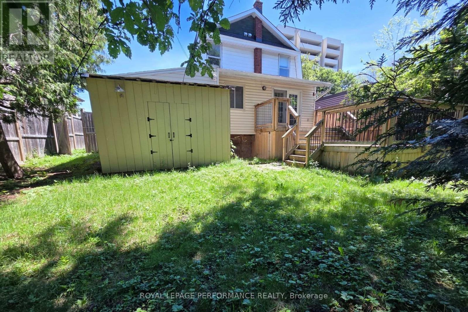 shed, private yard - 506 Wentworth Avenue, Ottawa, ON