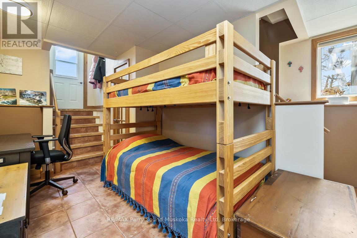 Extra sleeping area for extended guests - 5 Meharg Drive, Mckellar, ON