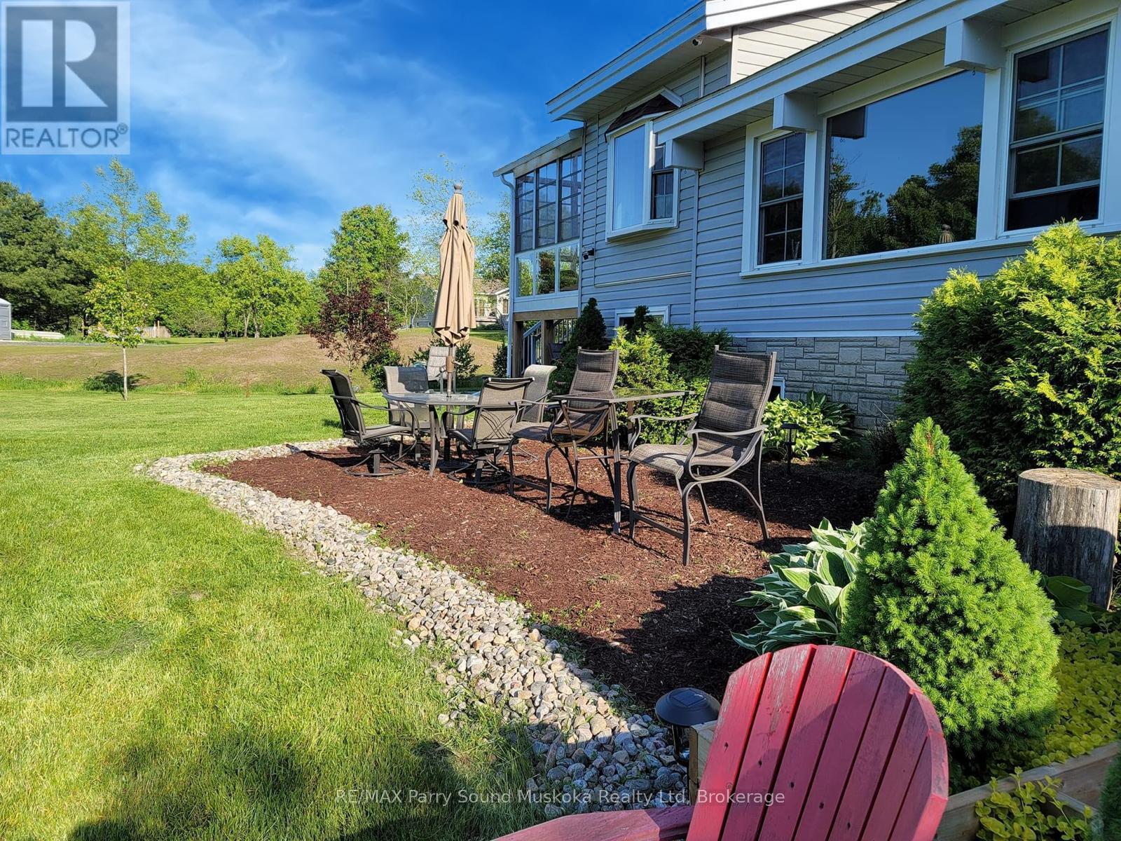 Landscaped Gardens - 5 Meharg Drive, Mckellar, ON